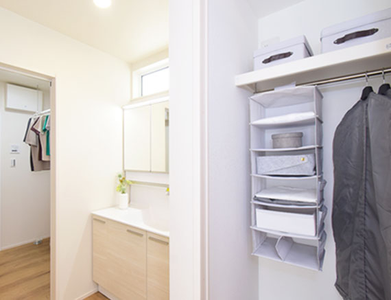 洗面と繋がる収納