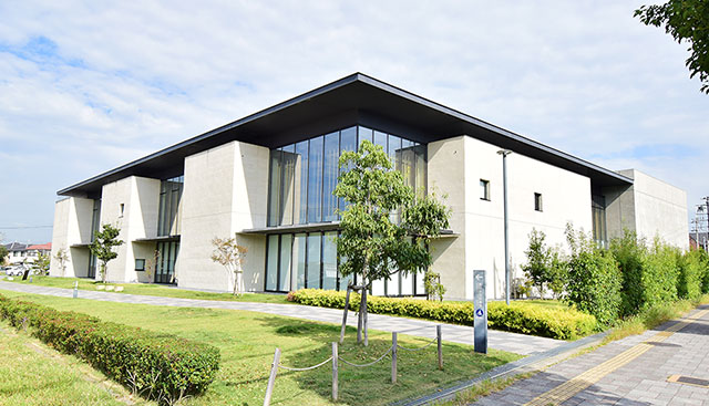 高砂市立図書館